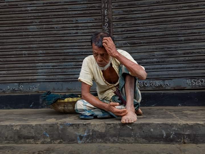 ফুটপাতের মন্দবাসা